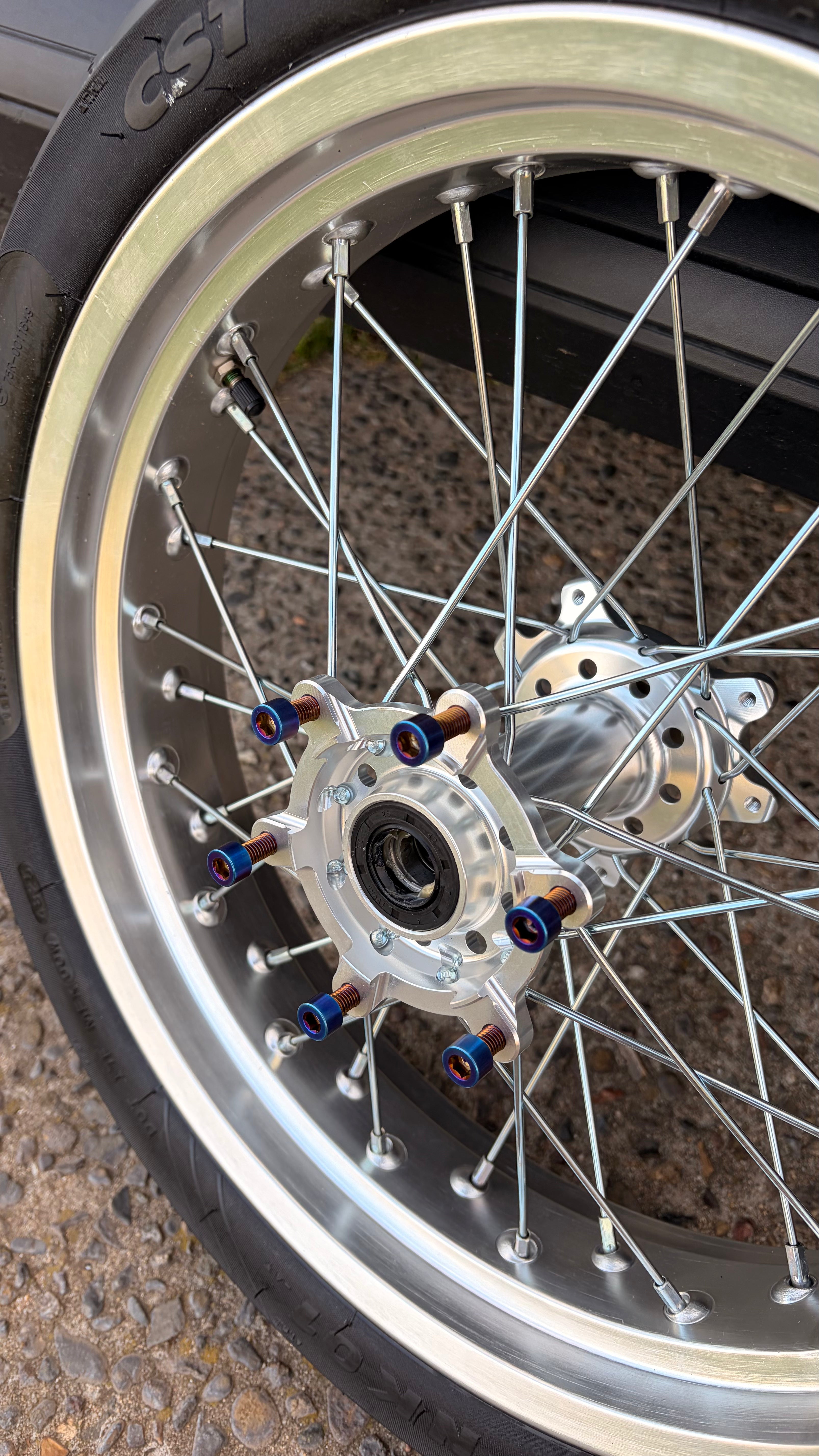 17" chrome supermoto ultra bee kit